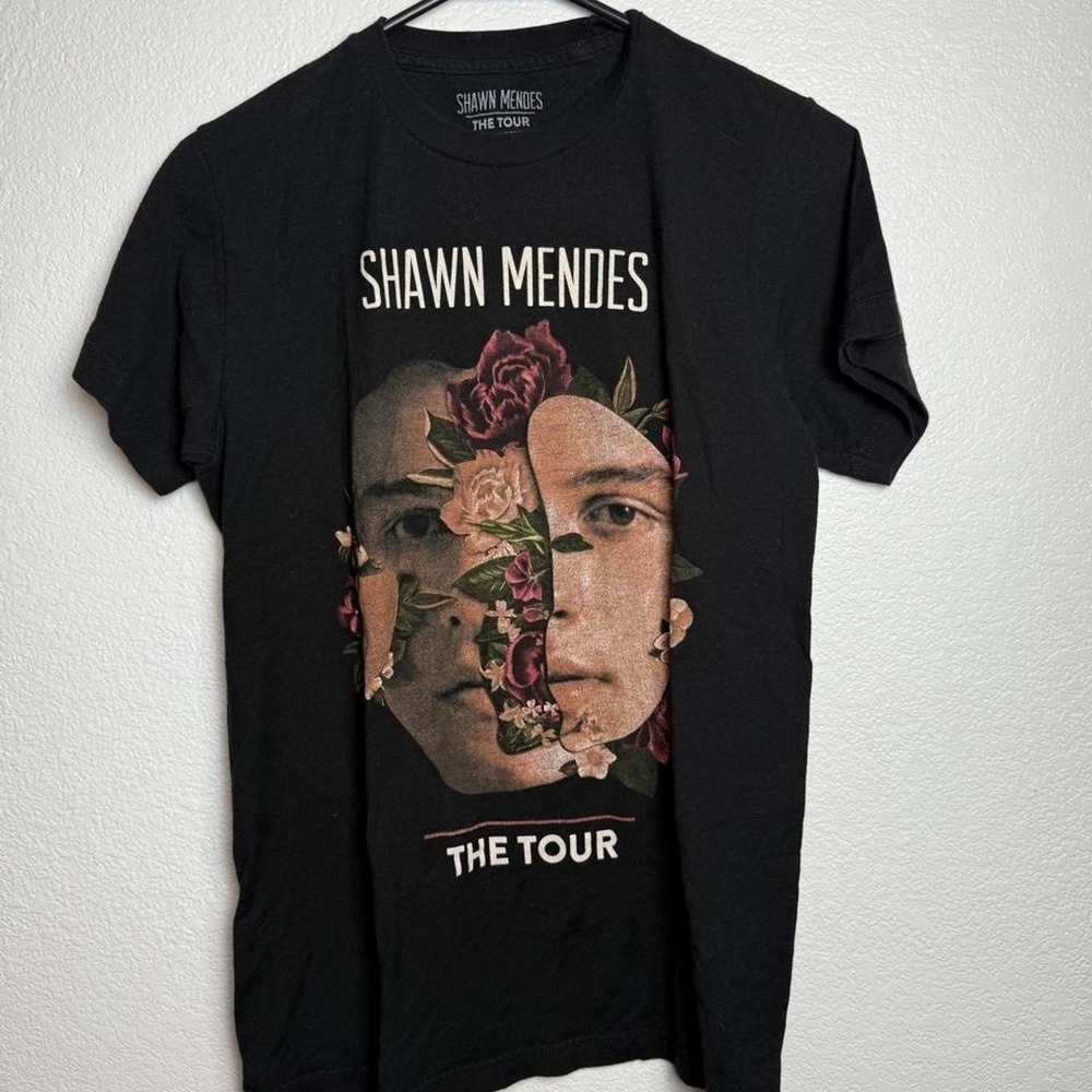 Official Shawn Mendes "The Tour" 2019 concert T-shirt size small